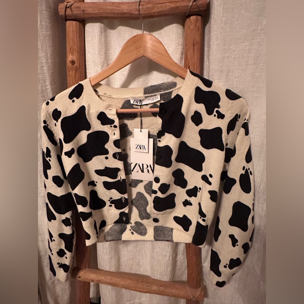 Trendy Cow Print Cardigan from Zara - Perfect for Any Outfit!